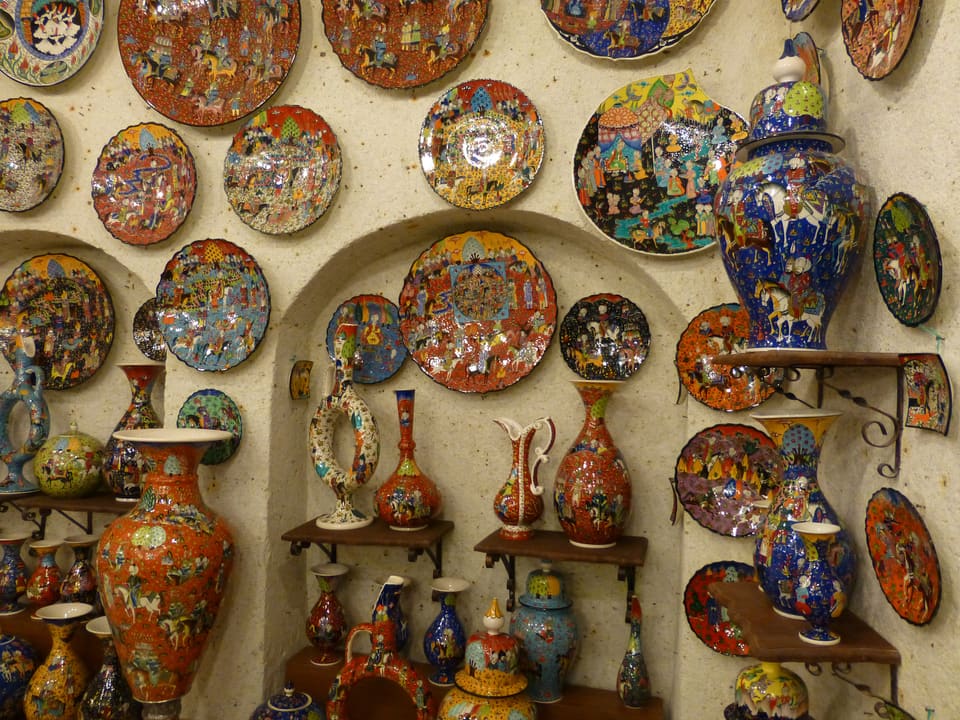 Painted plates and vases in an Avanos pottery
